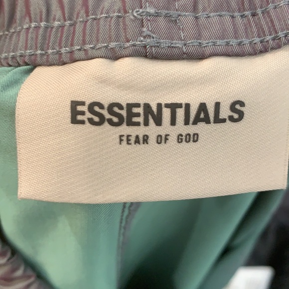 Essentials by Fear of God iridescent pant - Picture 10 of 11